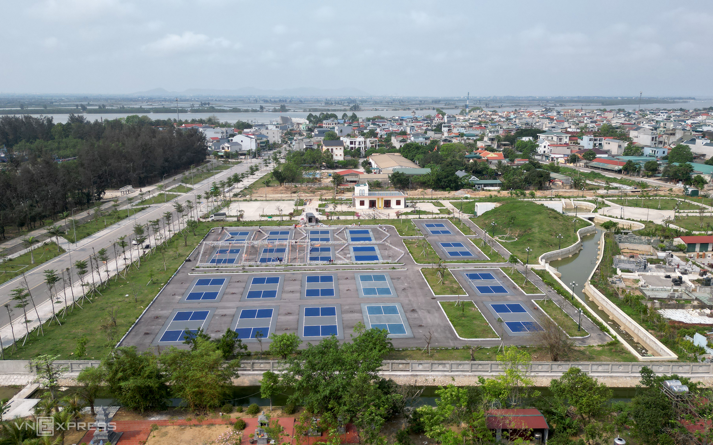 20 sân pickleball phủ kín công viên khu lưu niệm ở Sầm Sơn