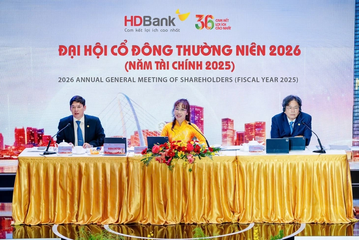 Cổ đông HDBank hỏi sao không chia cổ tức bằng tiền mặt, có sử dụng hết room tín dụng?