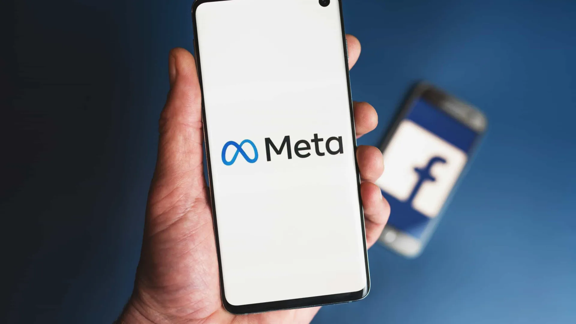 Meta planeia despedir oito mil trabalhadores para investir em IA