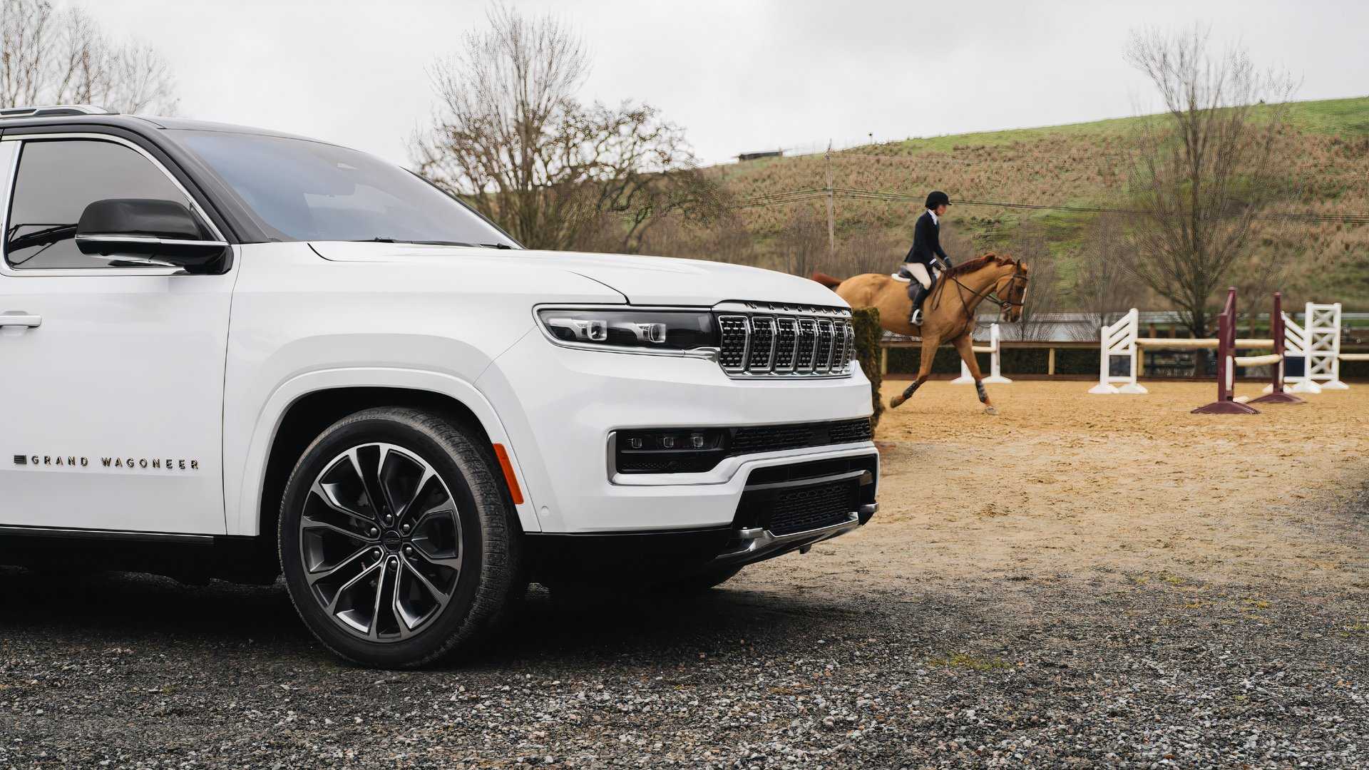 2025 Jeep Grand Wagoneer front fender and wheels