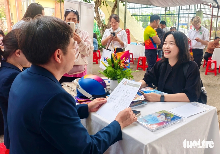 Ngày hội việc làm xã Củ Chi giúp sinh viên mới tốt nghiệp tìm được việc tại ngân hàng