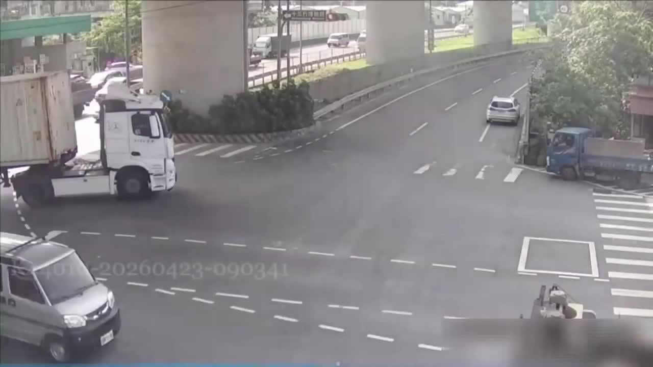 Lorry crashes and sandwiches illegally parked car on roadside during turn
