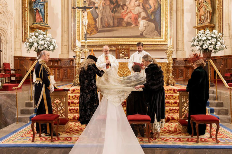 Un enlace de ensueño en Madrid: la boda de Pilar Otero de Navascués Viada y  Carlos del Teso Cañellas en Los Jerónimos