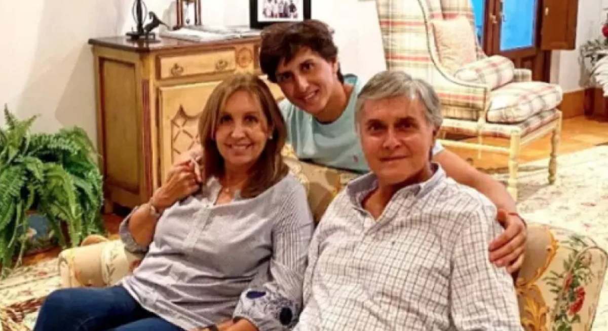 Roca Rey, arropado por su familia en su peor momento: de sus padres ...