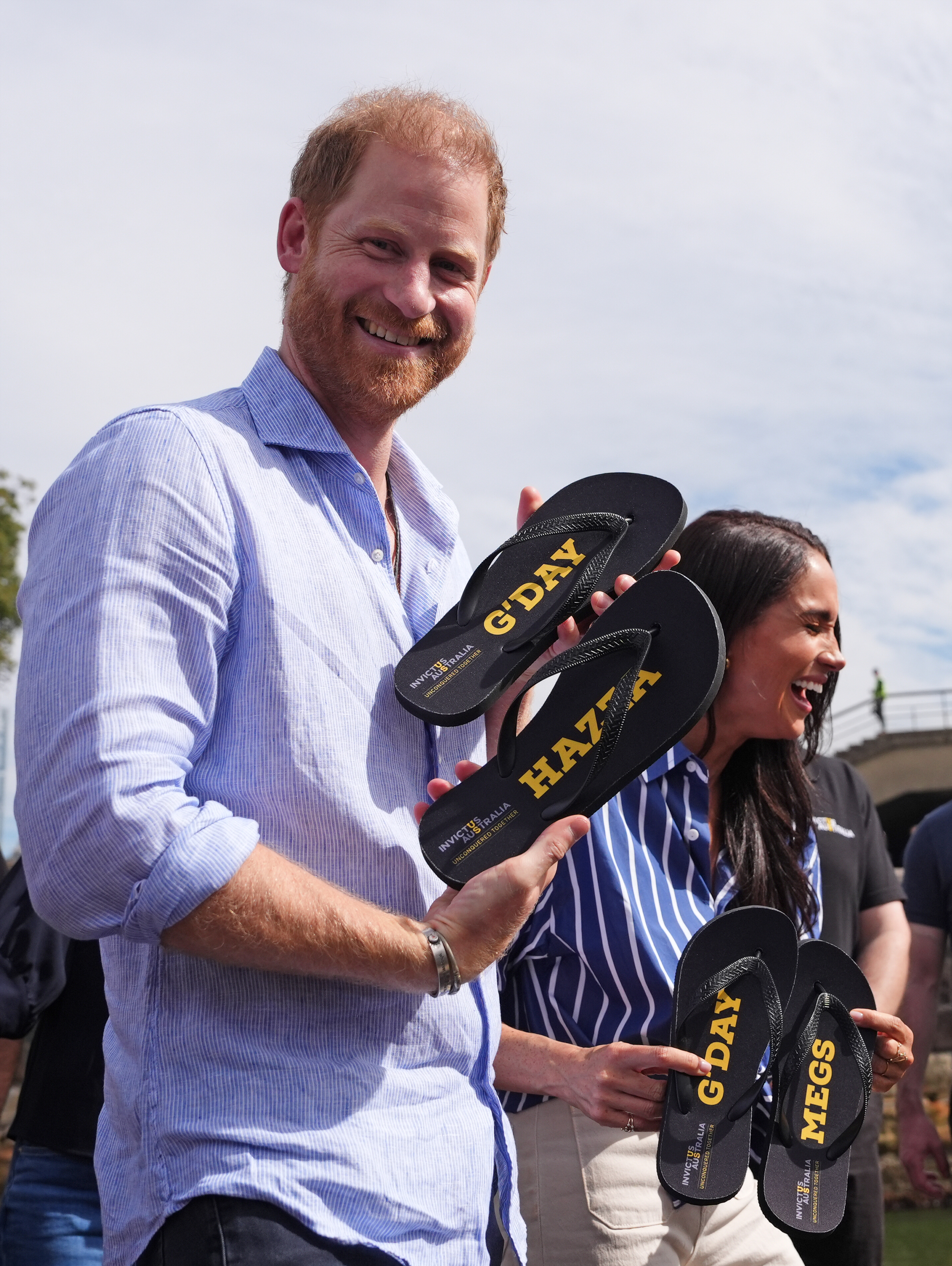 Prince Harry comforts grieving passenger with three-word message on ...