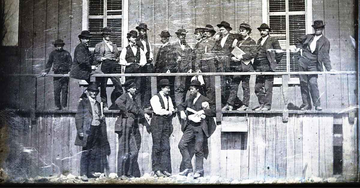 13 uneasy photos from history that show its true colors