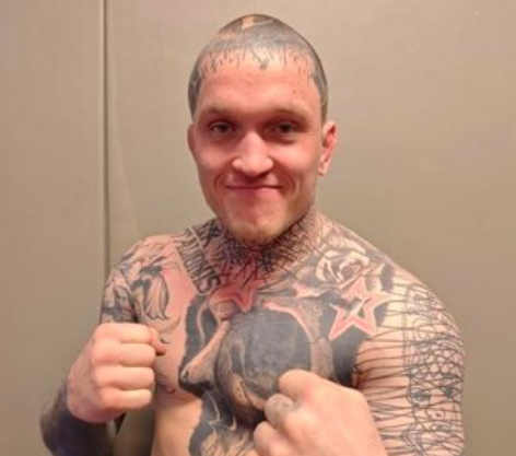 Skoldet af kogende vand: Renegade-profil må trække sig fra MMA GALLA-kamp