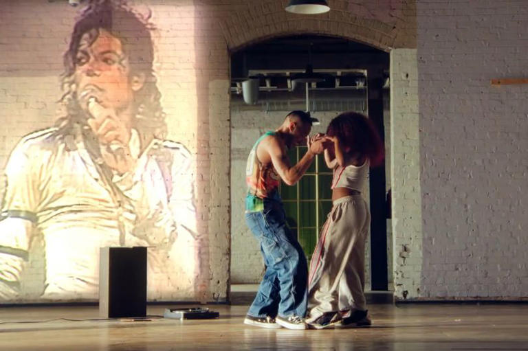 Michael Jackson fans slam 'miserable' music video they've been waiting ...