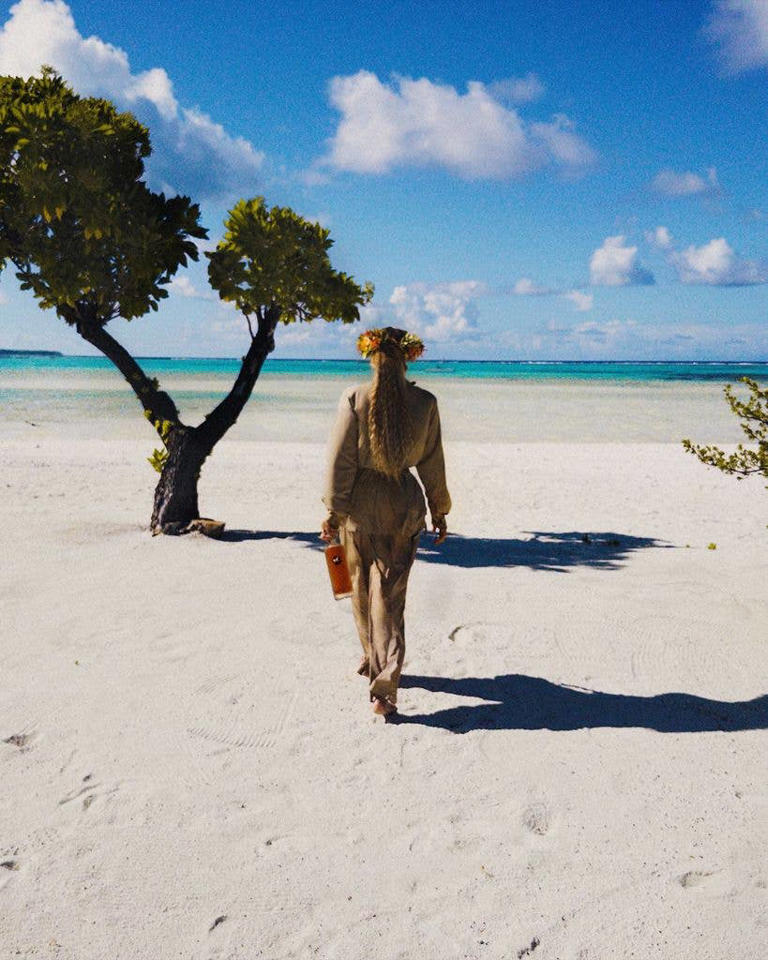 Beyoncé teases fans in stunning beach photos that spark big conversation