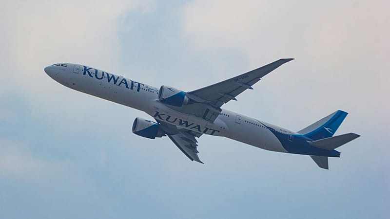 Kuwait reopens airspace for the first time since the outbreak of the ...
