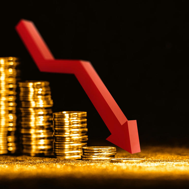 How much lower will the price of gold fall? Here's what some experts ...