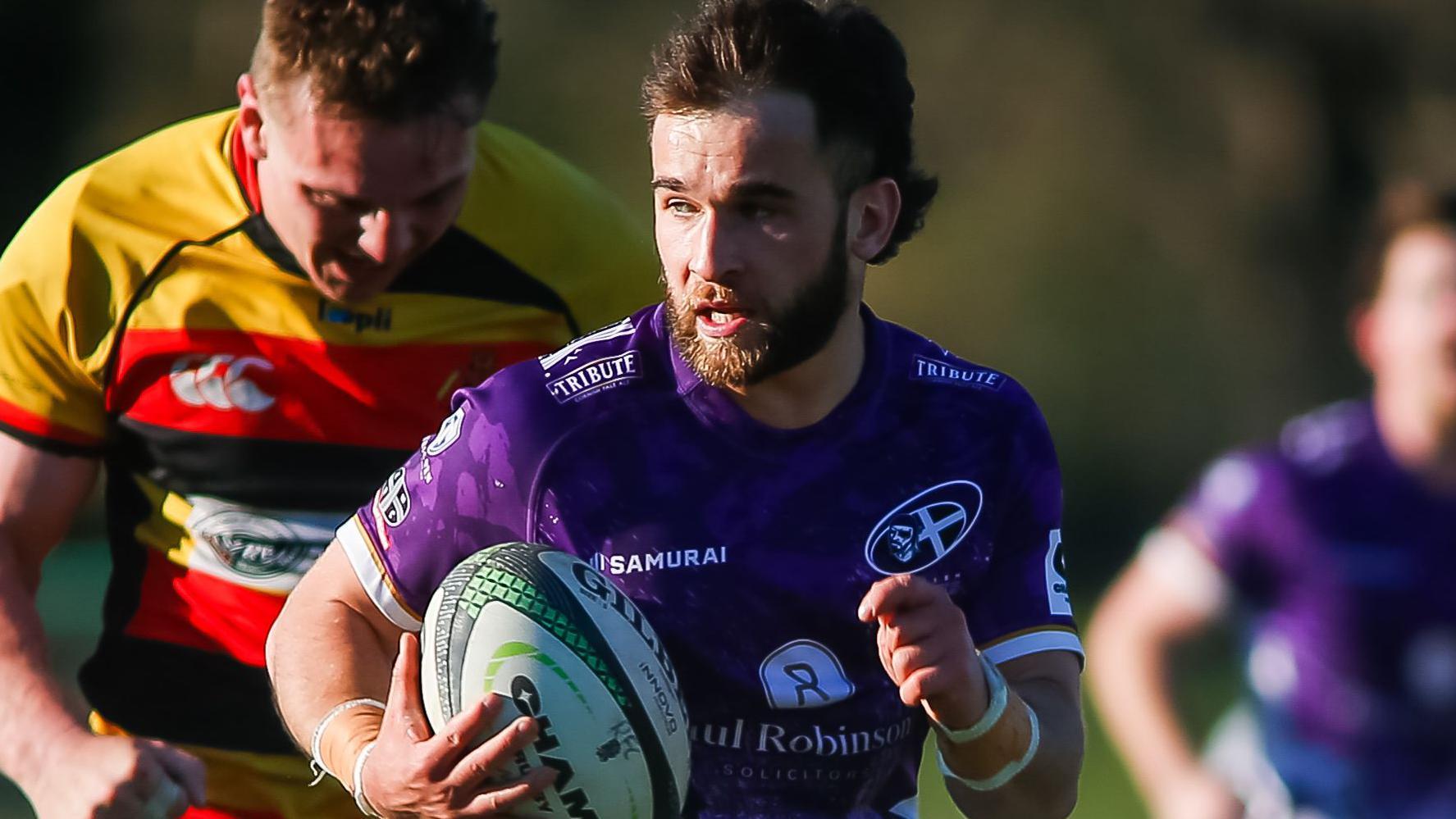 Cornish Pirates scrum-half Hiscocks signs new deal