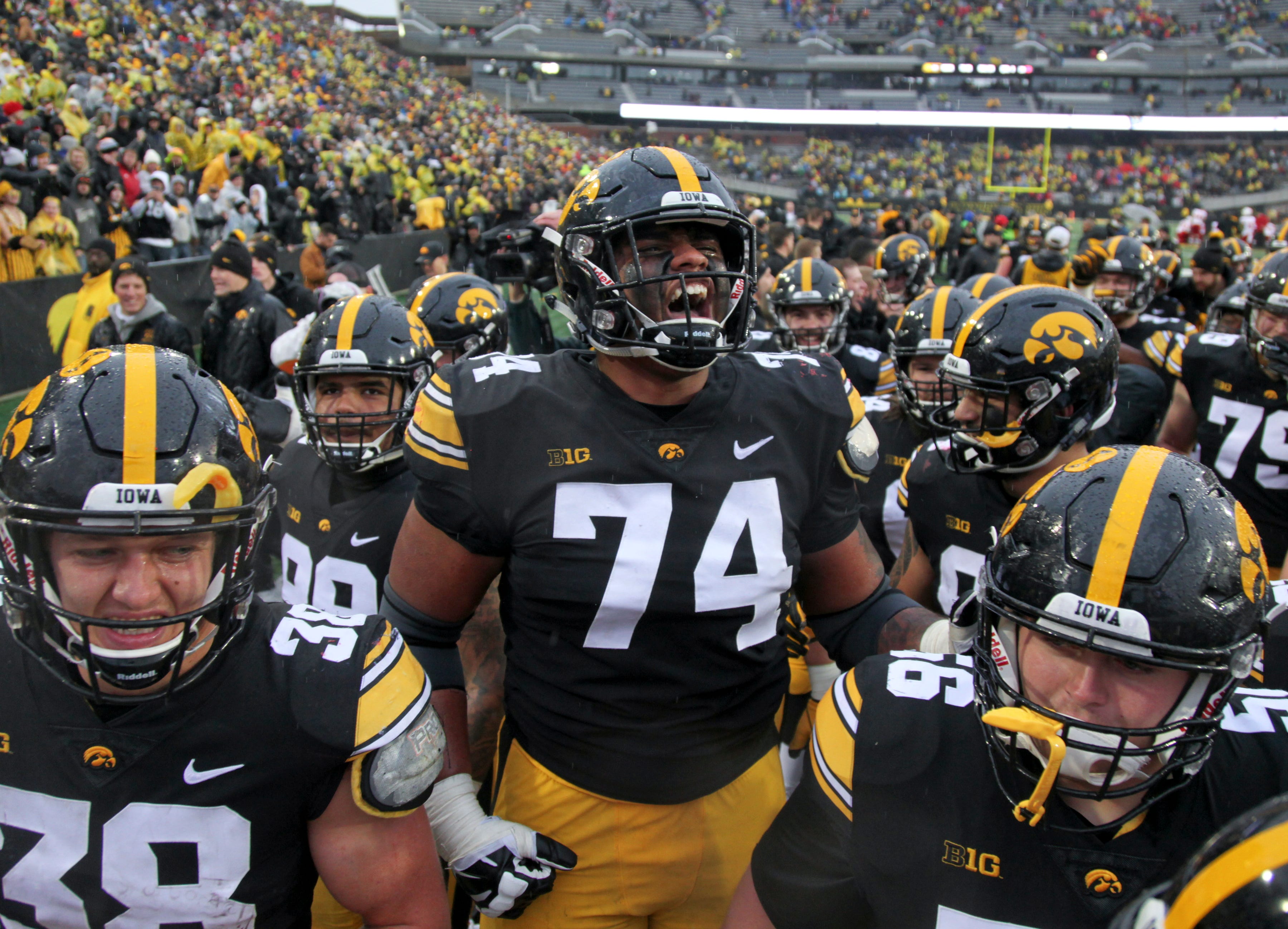 Former Iowa football star reacts to Buccaneers NFL draft pick