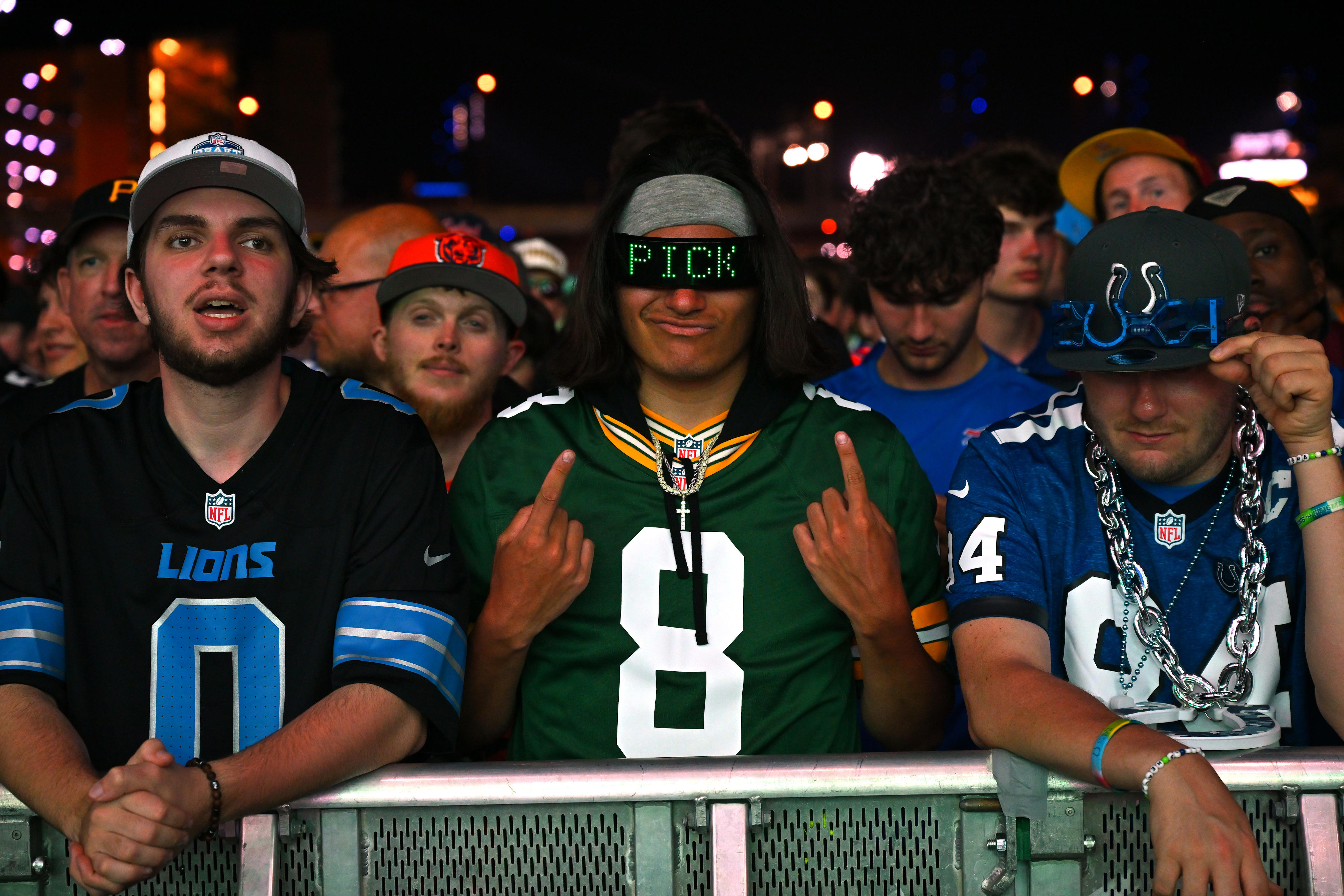 12 NFL draft fan snaps from Pittsburgh