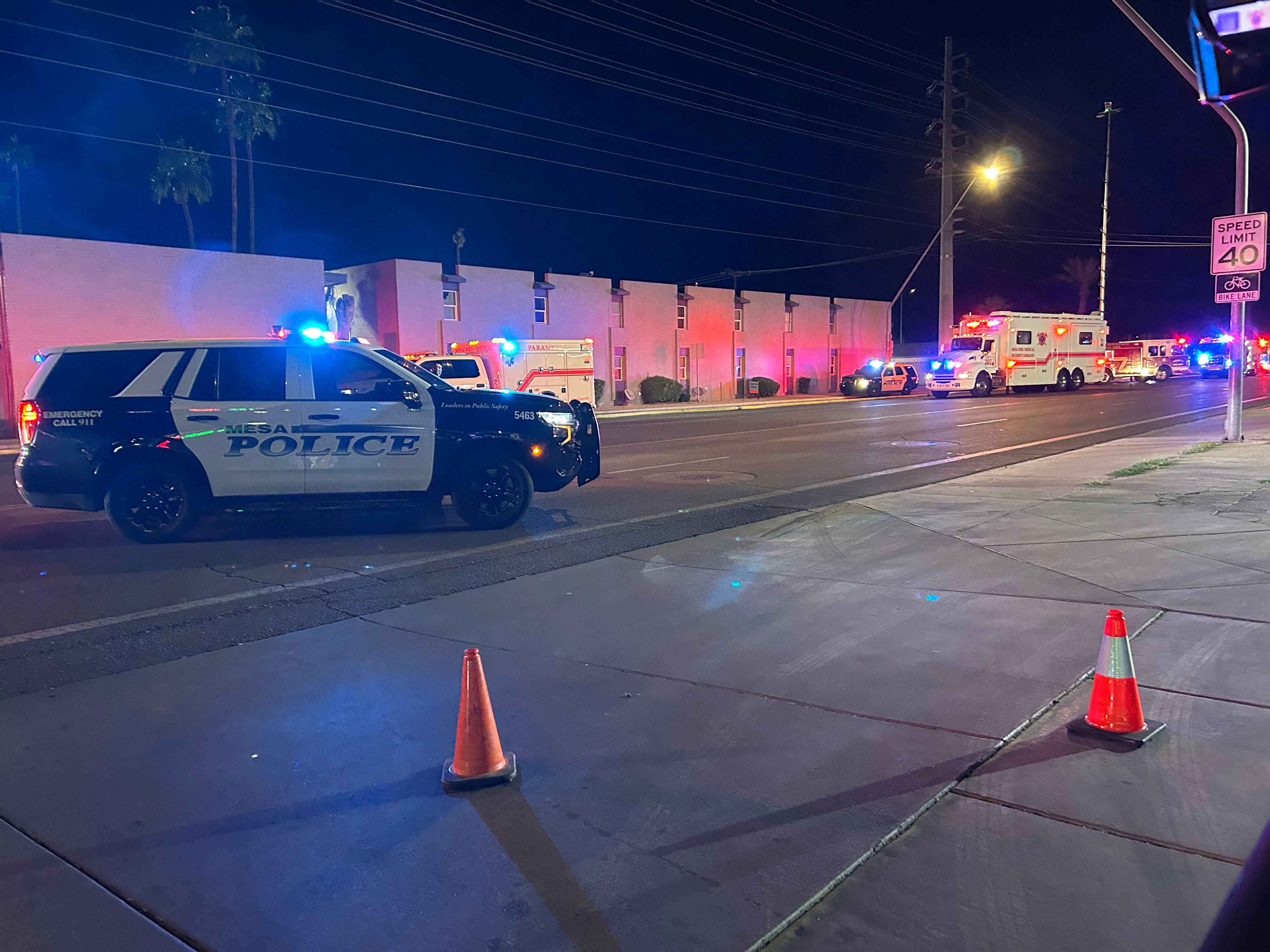 Over 10 displaced after apartment fire in Mesa