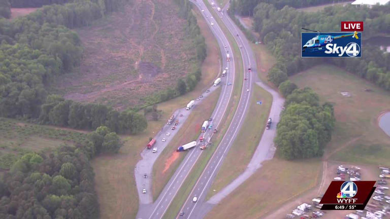 All westbound lanes blocked on I-26 due to Upstate crash
