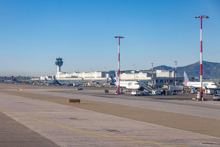 Worrying airport warning for holidaymakers travelling to six European ...