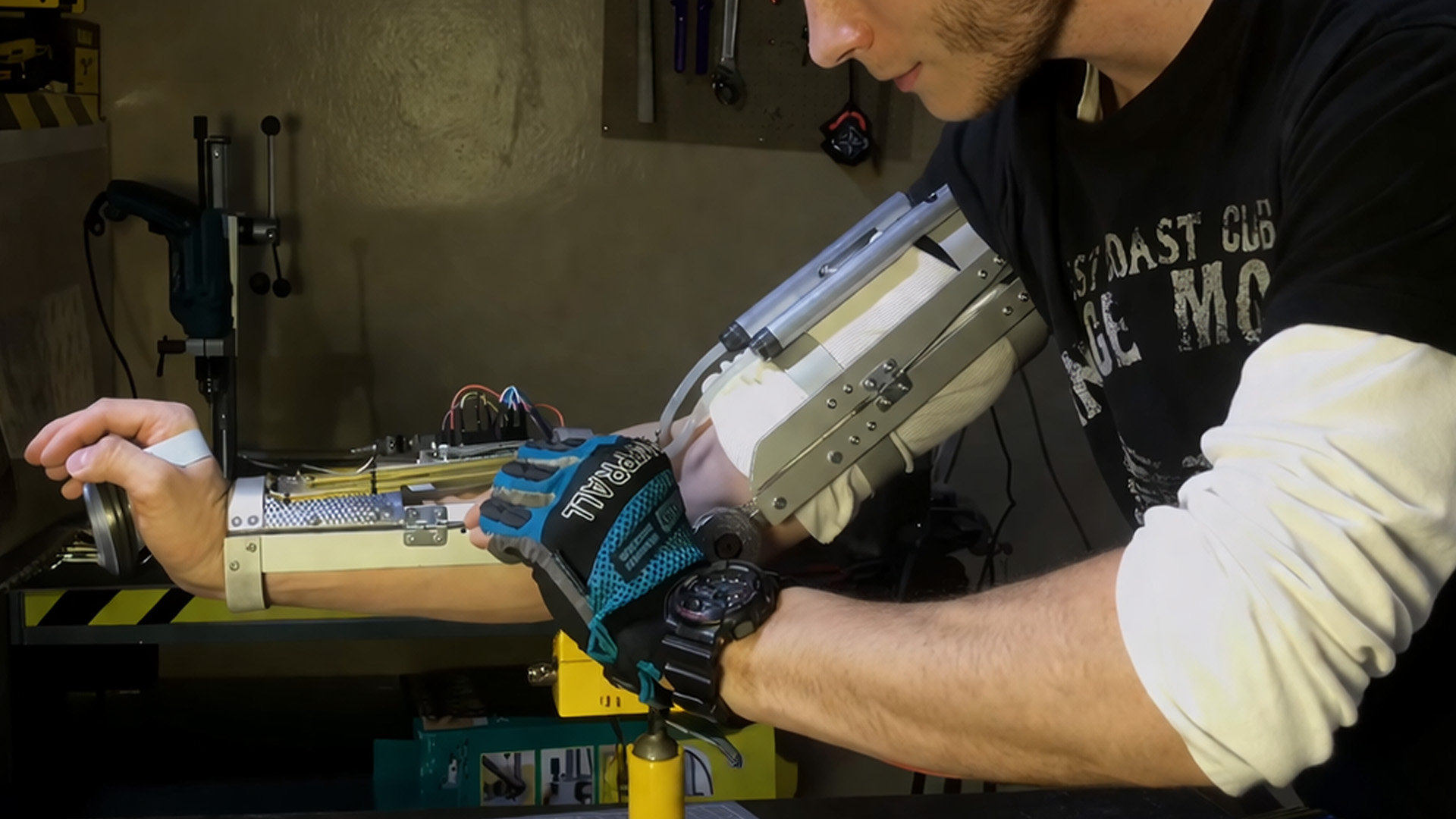 Building a real Iron Man repulsor using hydrogen power