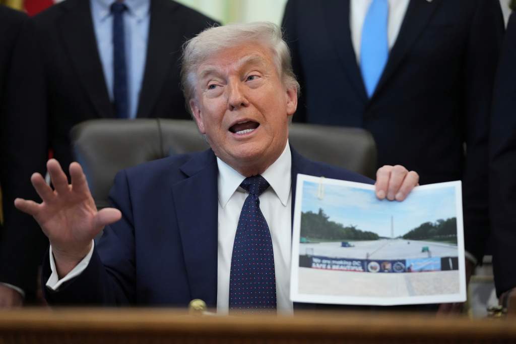 Trump says 'filthy' Lincoln Memorial pool will be made 'American flag blue'