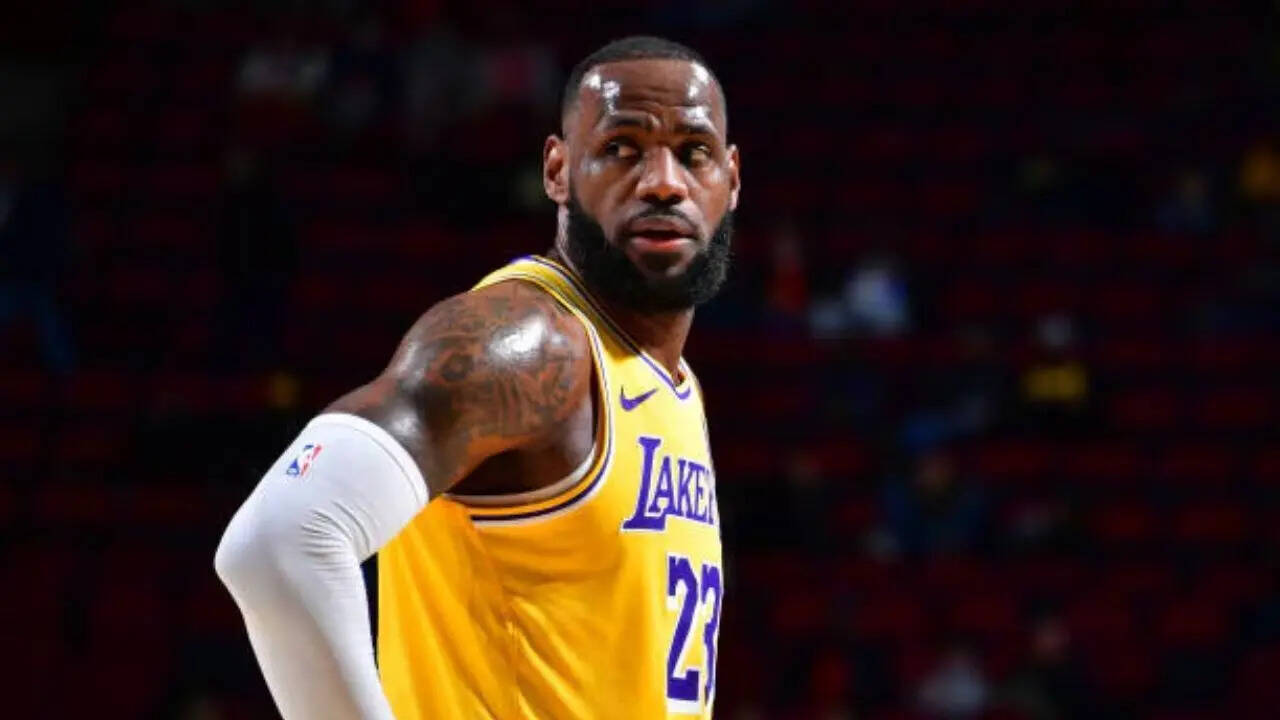 Will LeBron James play tonight? Latest injury update on Lakers star ...