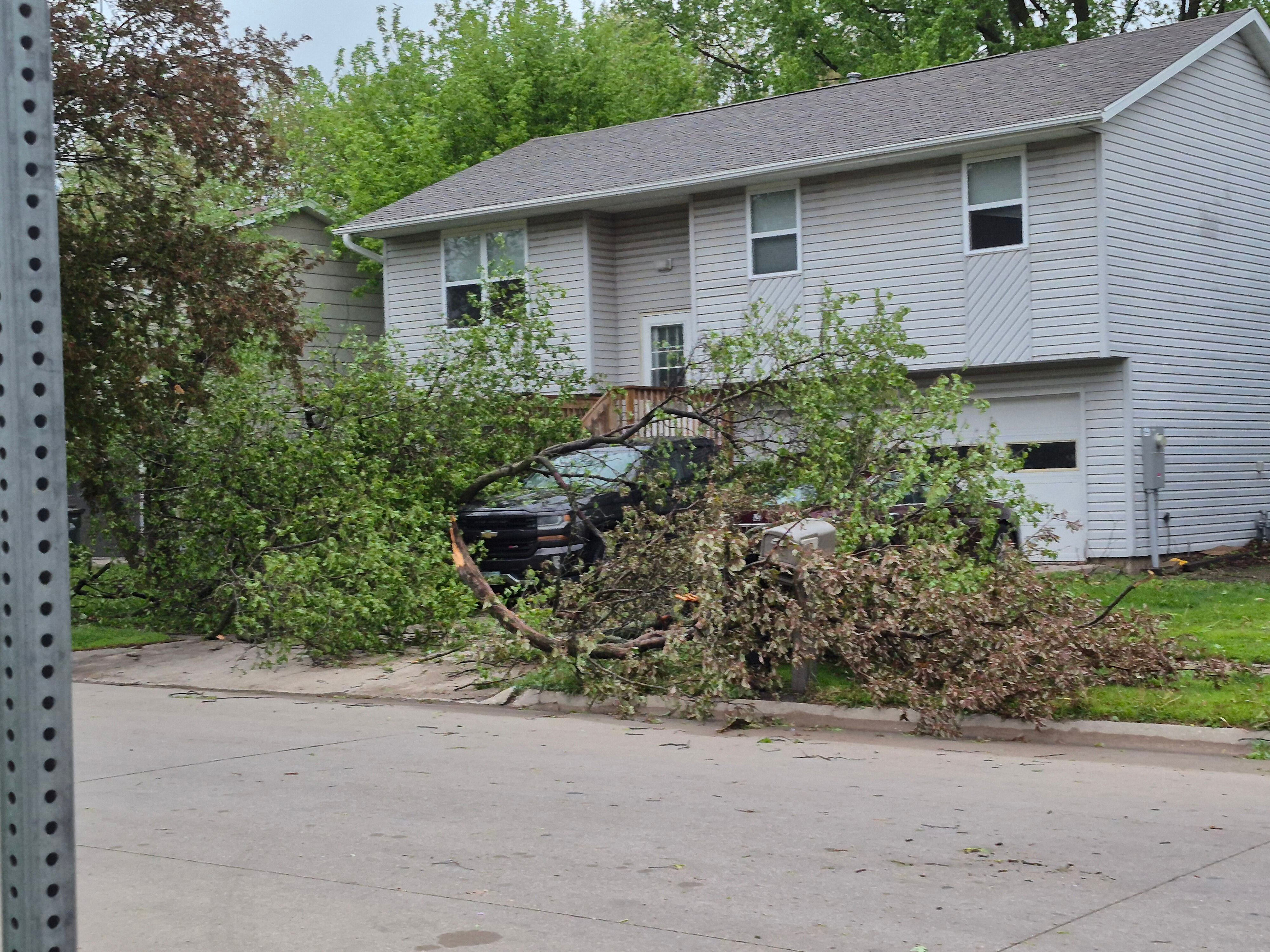 Parts of Iowa City recovering from damaging straight line winds