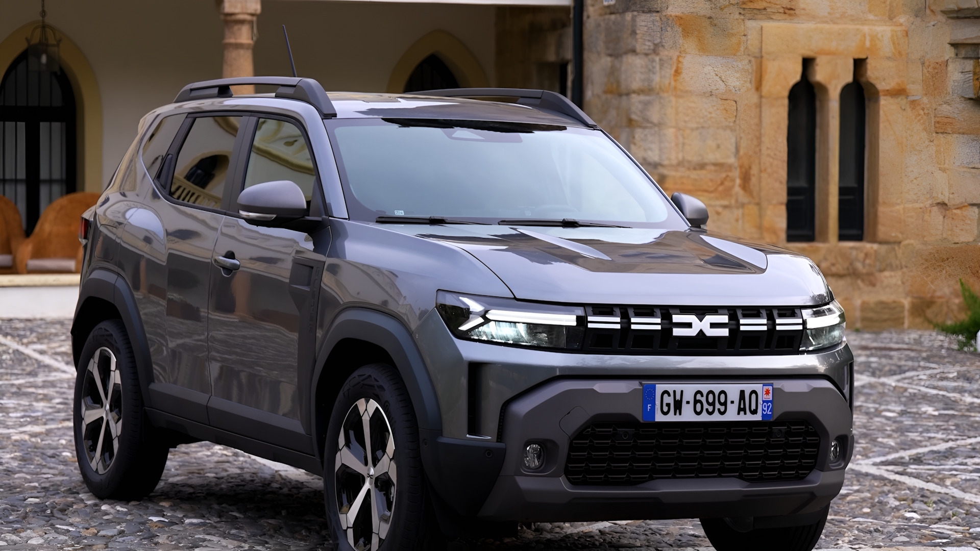 VW T7 Multivan vs Dacia Duster, practical vehicle comparison