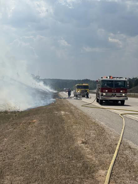 Crews battle brush fire on I-520 in North Augusta
