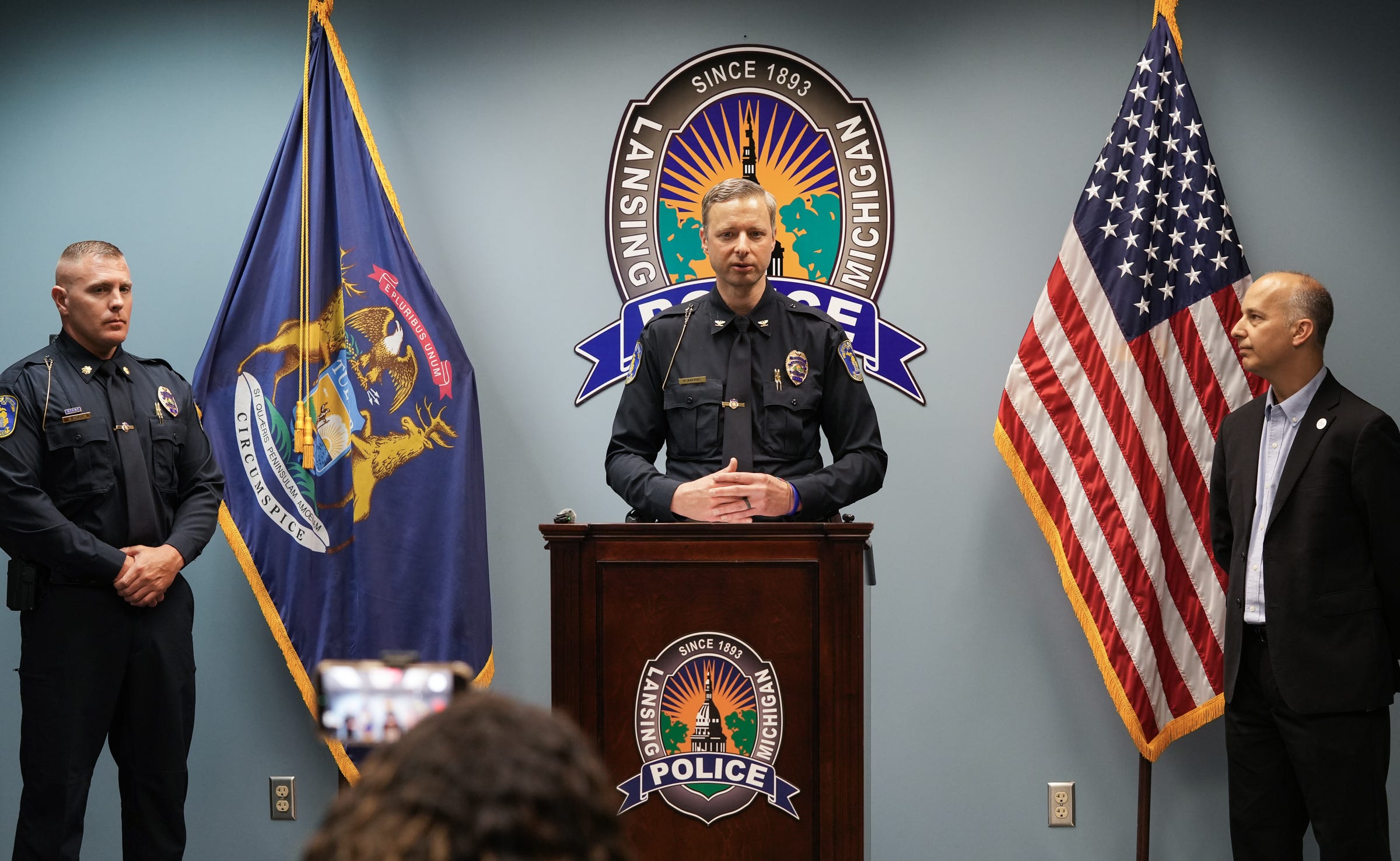 6 shot in Lansing mass shooting, including 2 children. Shooter sought