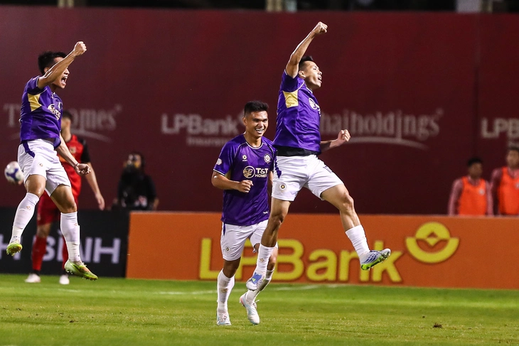 HLV Harry Kewell: Ninh Bình gần như không thể ngăn cản Hà Nội