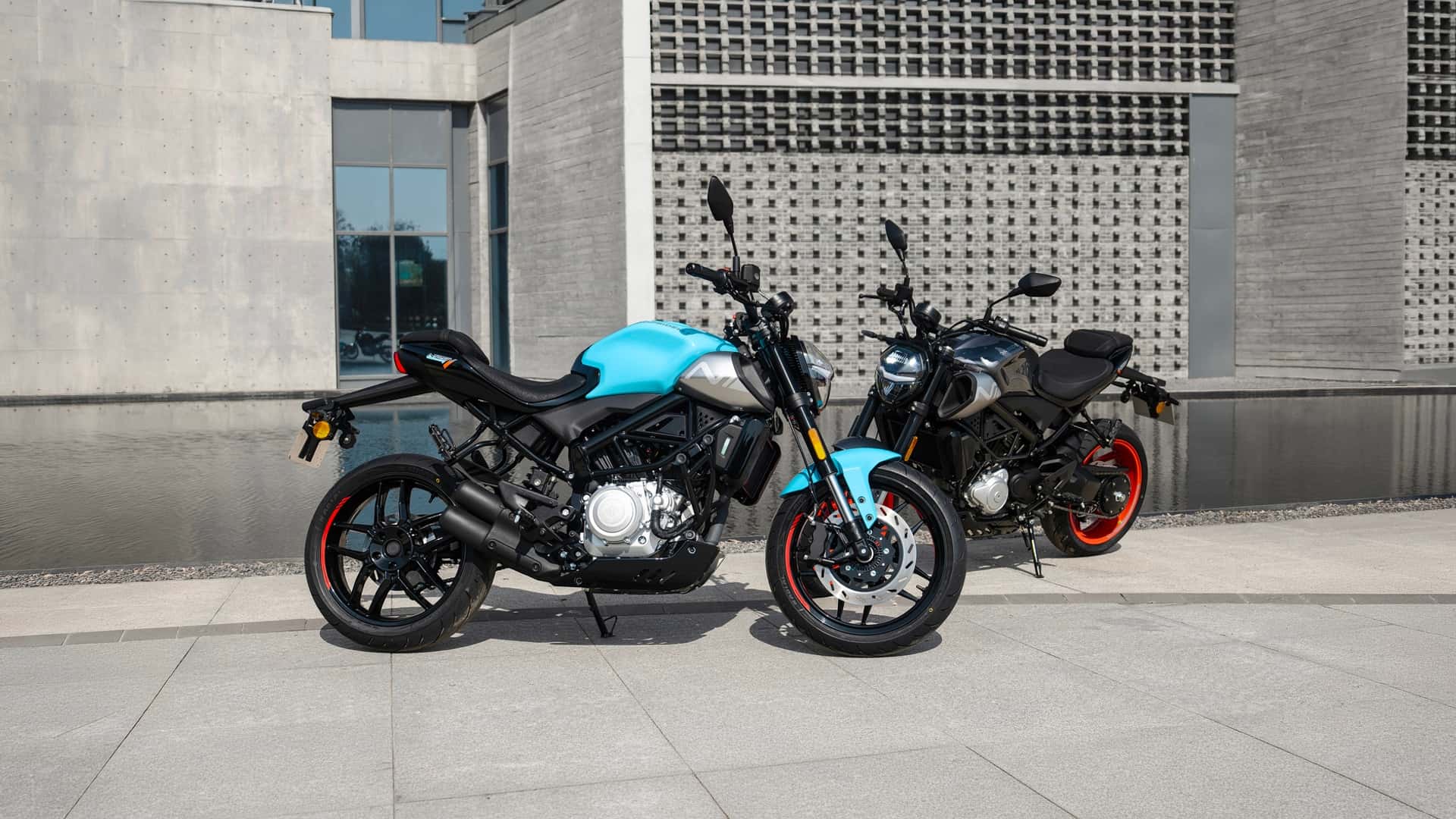 This 125cc motorbike has a single-sided swingarm, monster style, likely ...