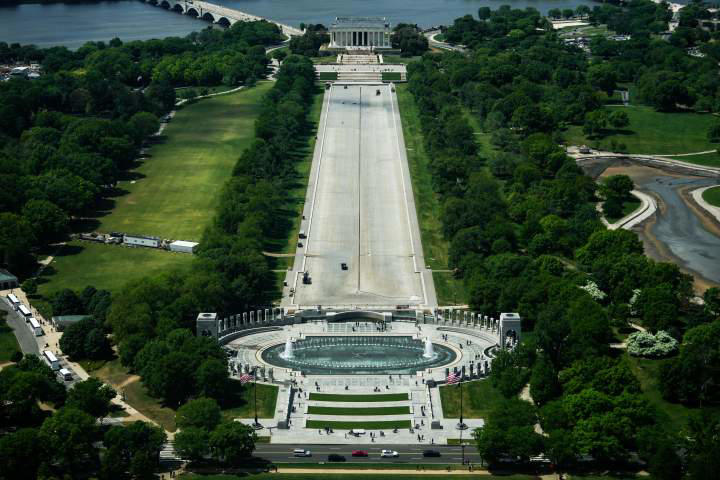 Trump says 'filthy' Lincoln Memorial pool will be made 'American flag blue'