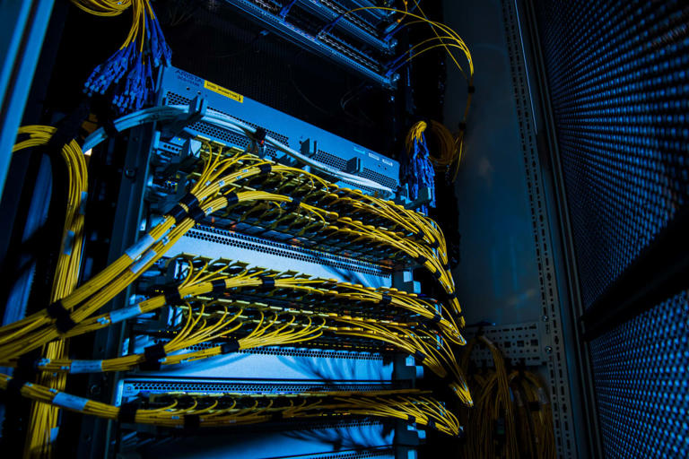 This networking stock is soaring 80%. It’s finally getting the AI premium.