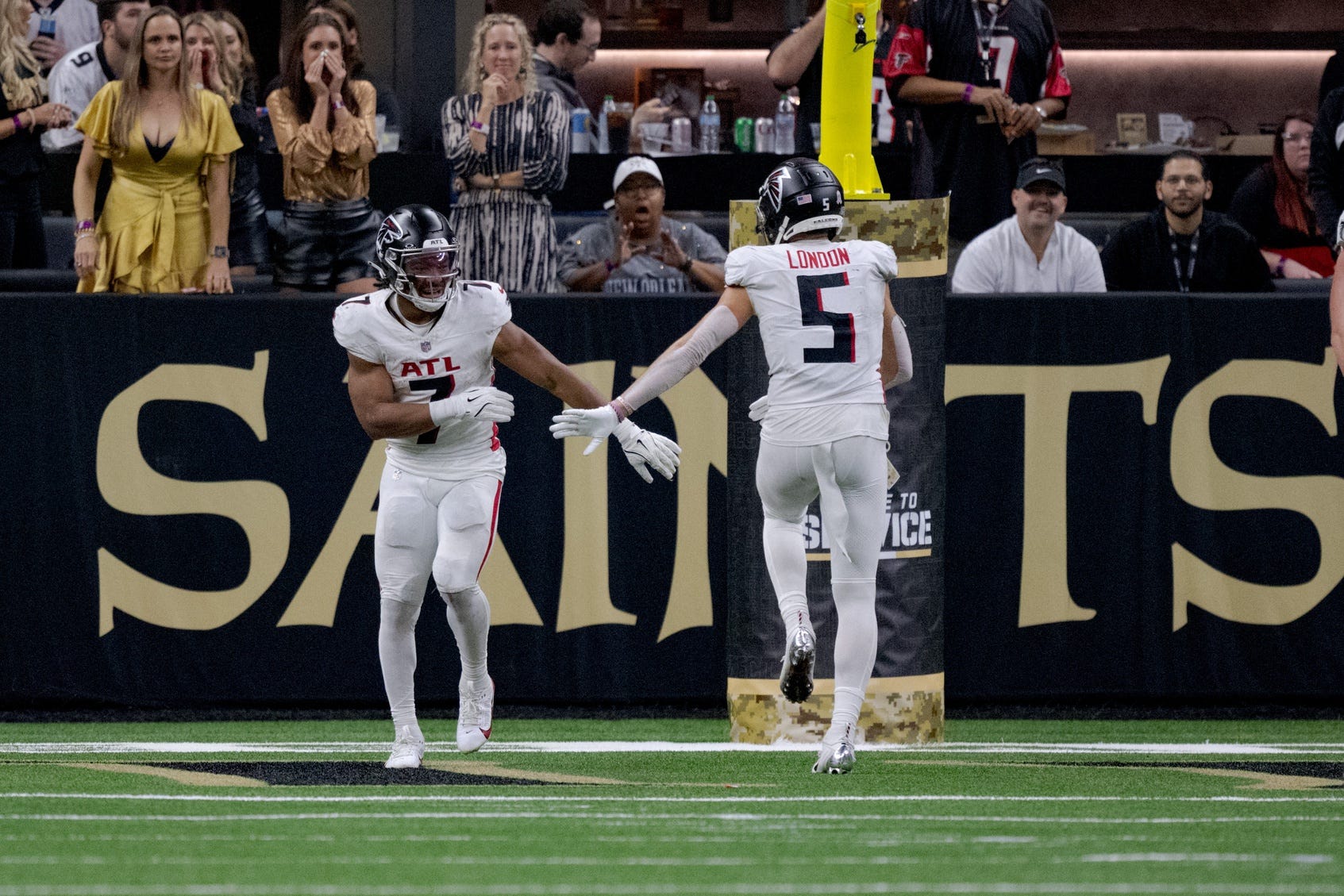 Two Falcons stars make cameo appearance at Hawks playoff game