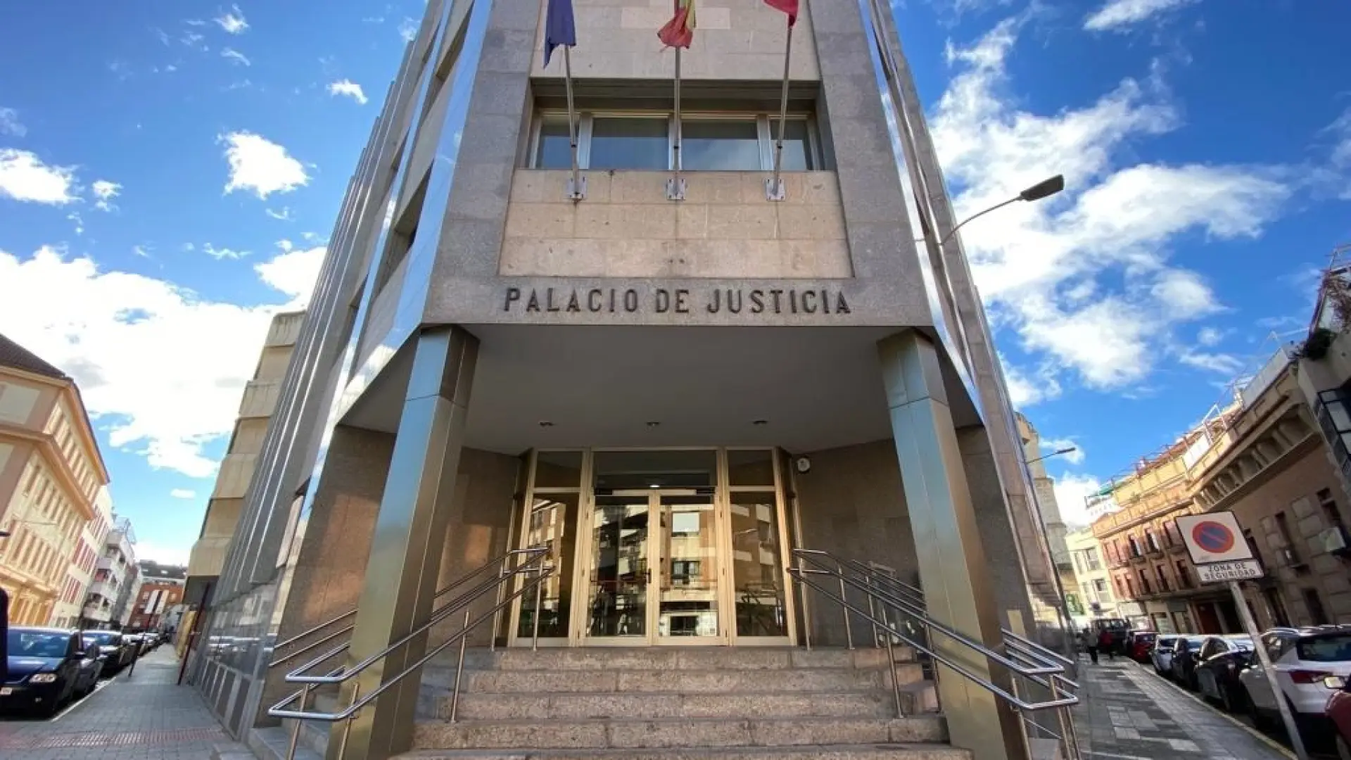 Piden diez años de cárcel a seis acusados de prostituir a una menor por ...