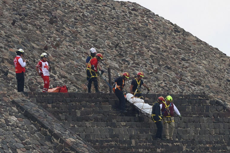 Mexican pyramid shooter caught on video calmly setting up gun, shooting ...