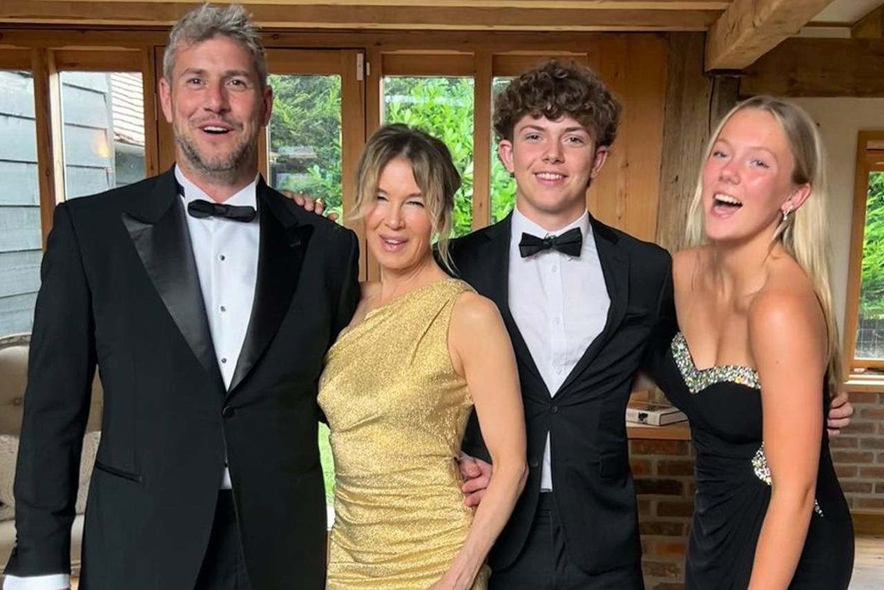 Ant Anstead shares rare photo with his 'beautiful lady' Renée Zellweger as  they celebrate 5-year anniversary
