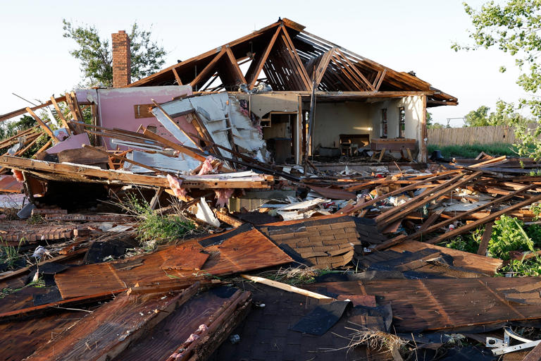 Curated visual reference: Visual Reference: Enid Tornado Photos Show Oklahoma Homes Flattened As More Storms