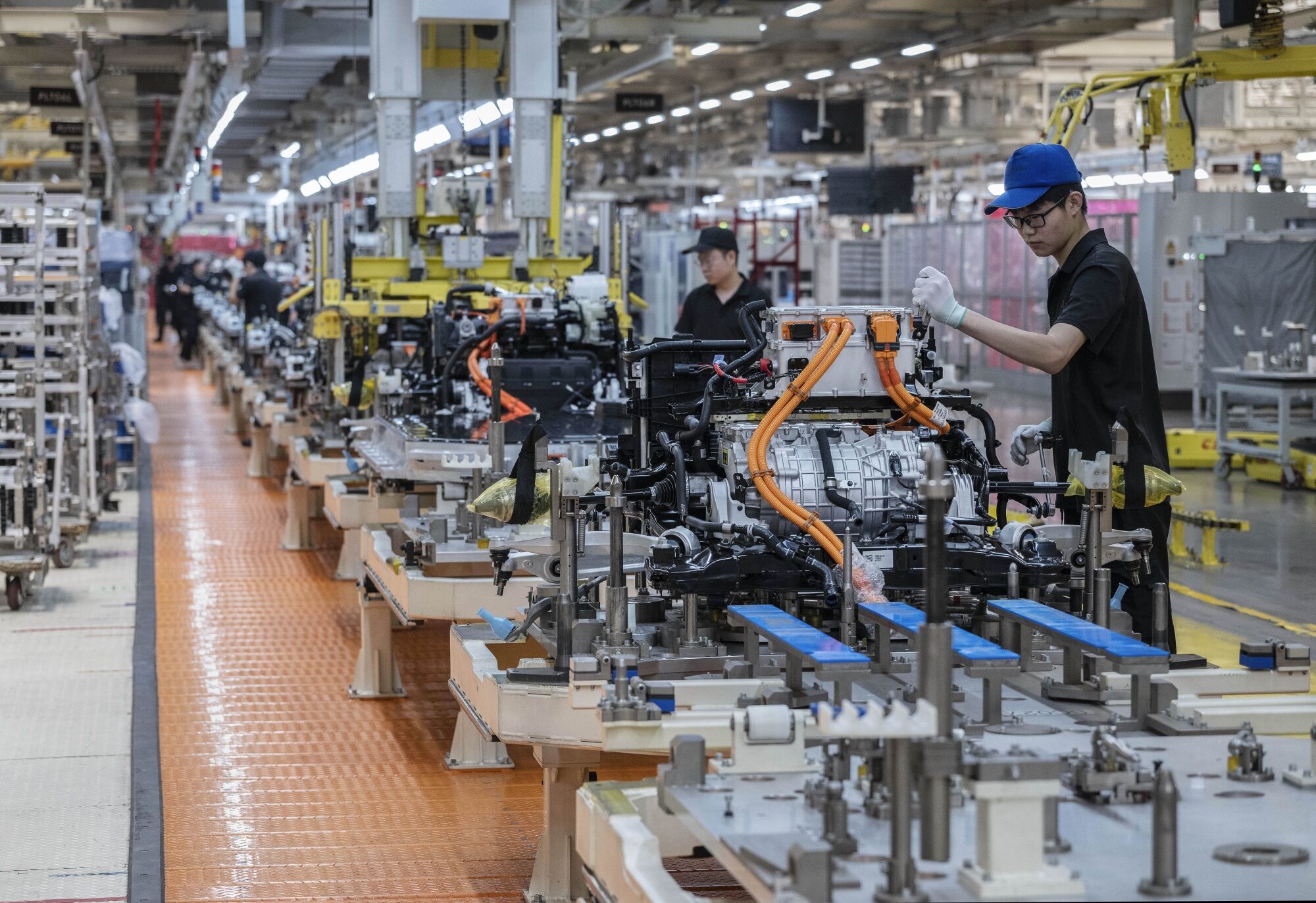 Ford, Geely discussed bringing Chinese car tech to US, WSJ says