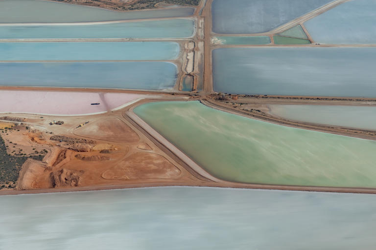 Inside Australia's most secretive town, Useless Loop
