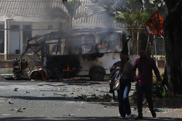 Atacan con explosivos un batallón en la ciudad colombiana de Cali, sin ...
