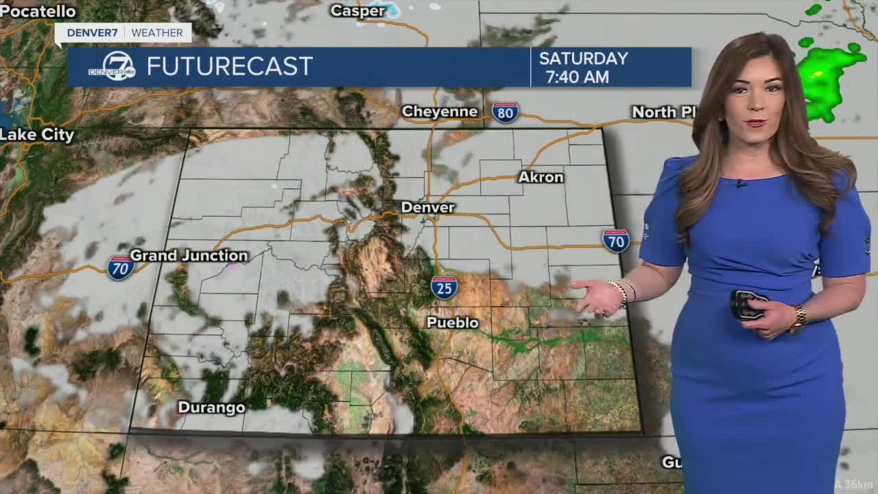 Cooler temps with scattered showers in Denver this weekend