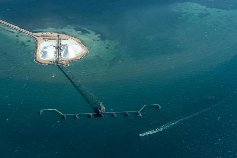 Inside Australia's most secretive town, Useless Loop