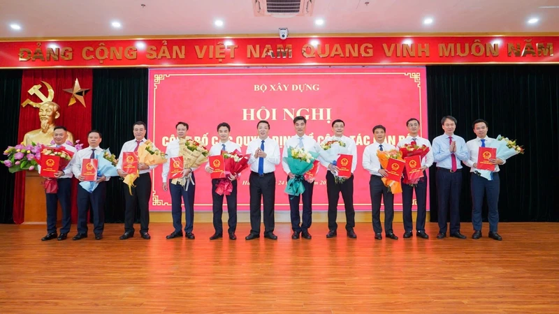 Điều động, bổ nhiệm nhân sự ở Bộ Xây dựng, Bộ Nông nghiệp và Môi trường