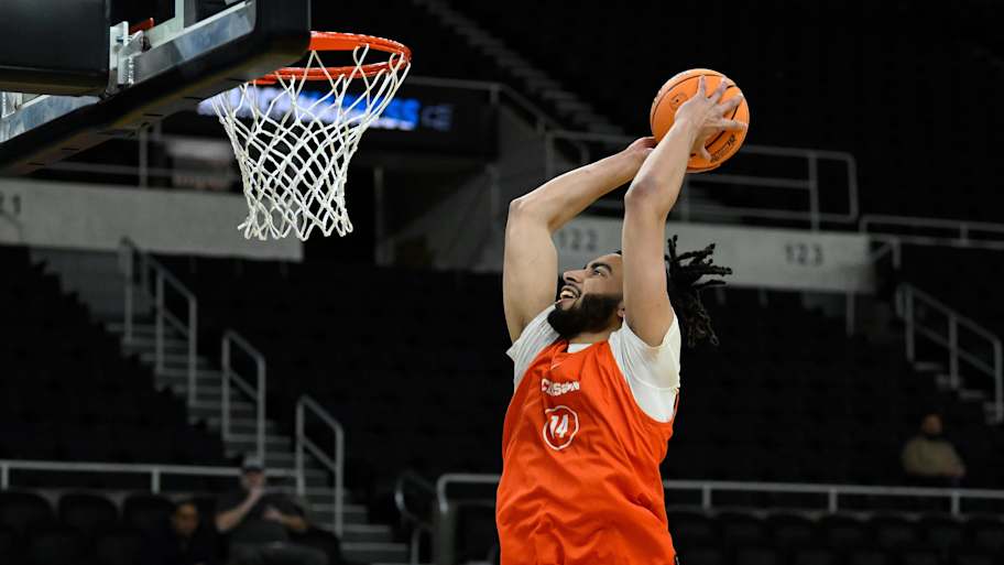 Kansas lands Charleston transfer Christian Reeves: Jayhawks’ starting ...