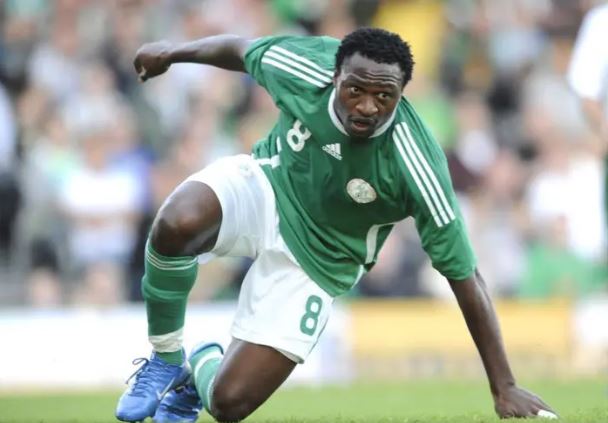 Cựu tuyển thủ Nigeria đột tử trong trận đấu giao hữu