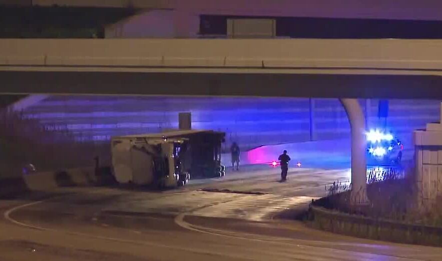 Overturned semi closes I-75 southbound at I-280