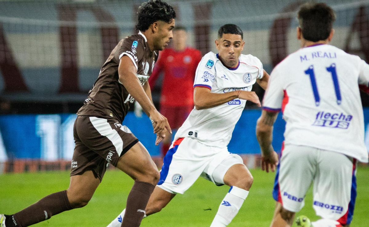 San Lorenzo venció 1-0 a Platense y puso un pie en los octavos de final ...