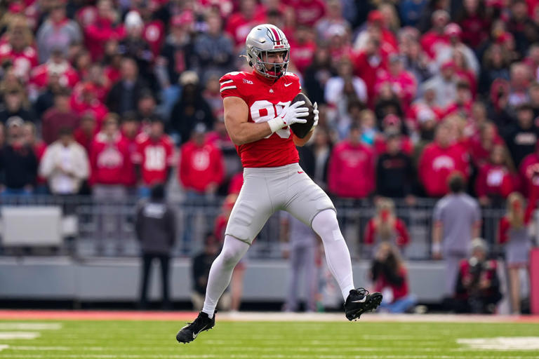 NFL world puzzled by Rams' selection of TE Max Klare in Round 2