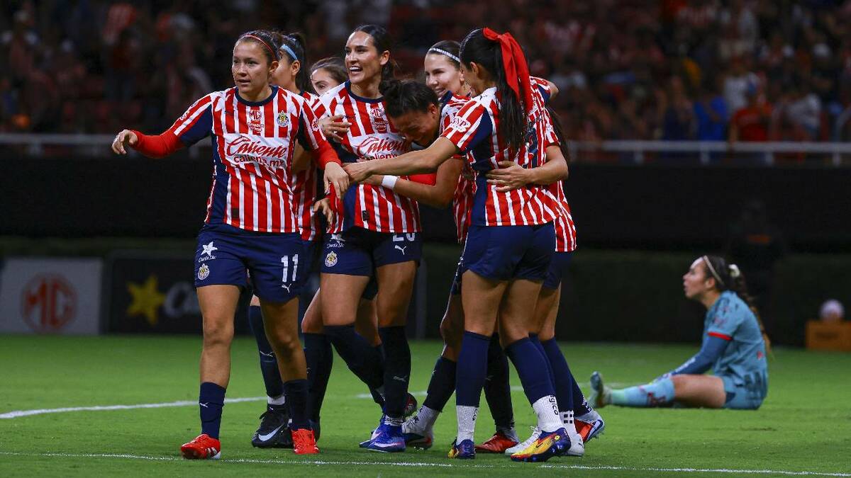 Chivas Femenil deja ir el triunfo ante Toluca y el récord de Licha ...
