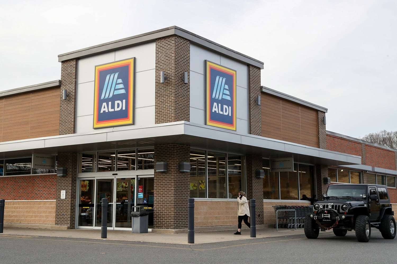 An exterior view of an Aldi grocery store in Coal Township